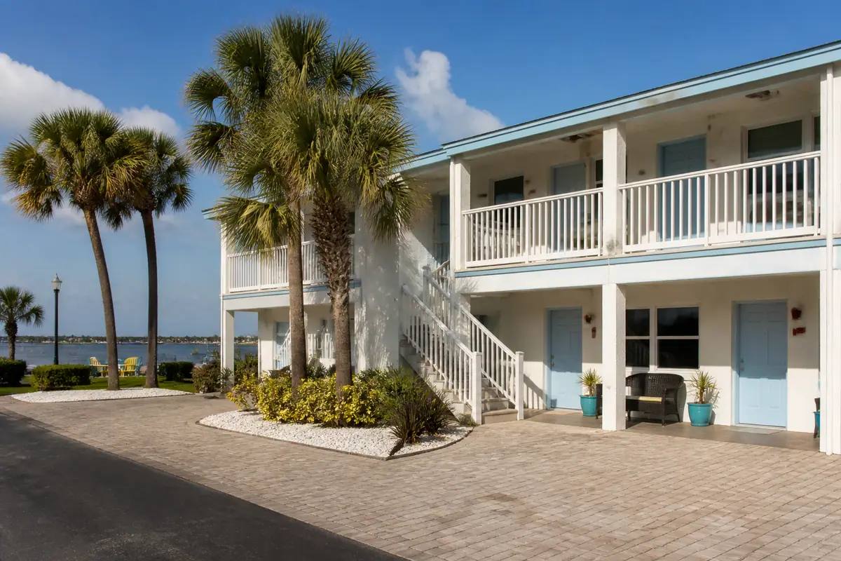 Photoreal travel-editorial view of Daytona Dream Inn in Daytona Beach, Florida
