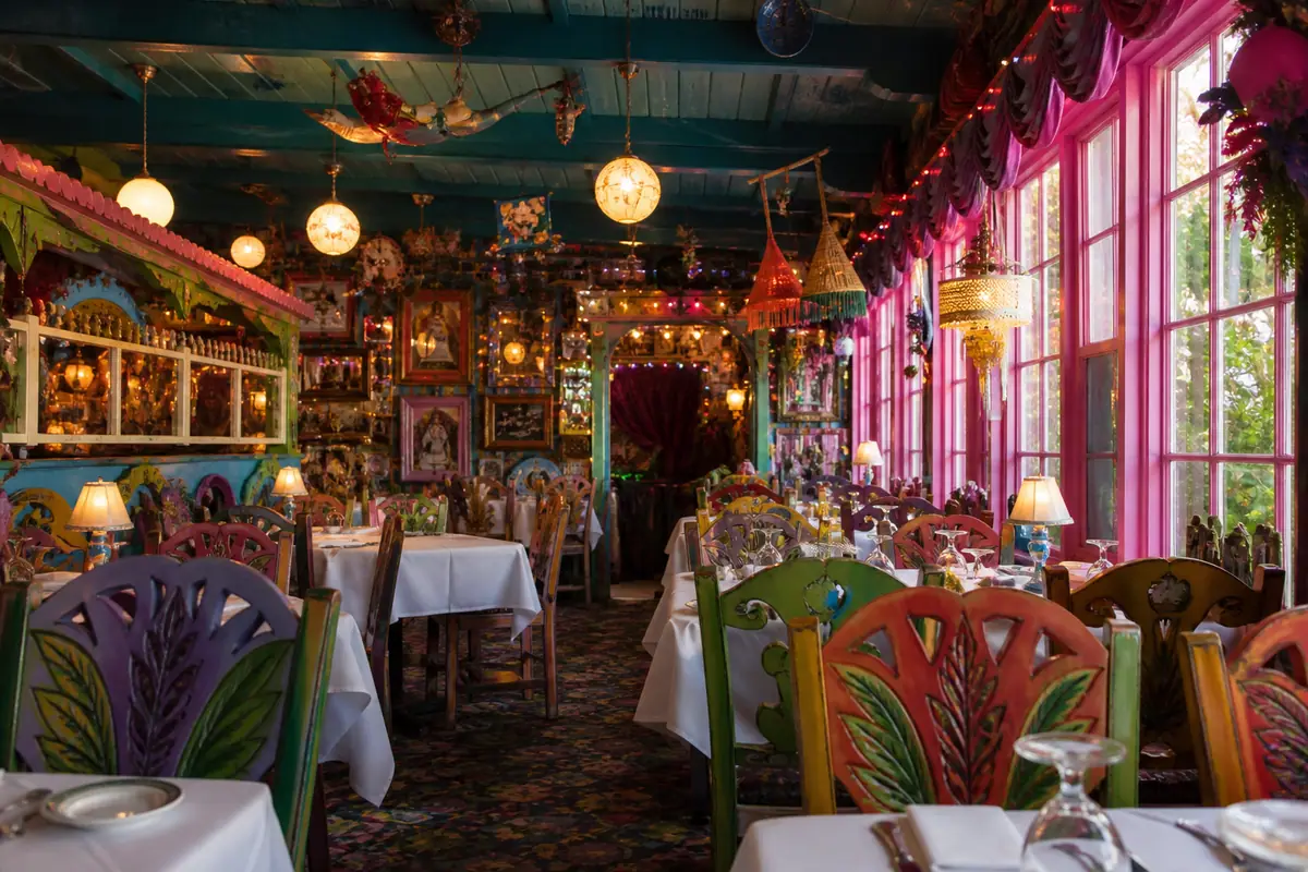 Photoreal travel-editorial view of The Bubble Room in Fort Myers, Florida