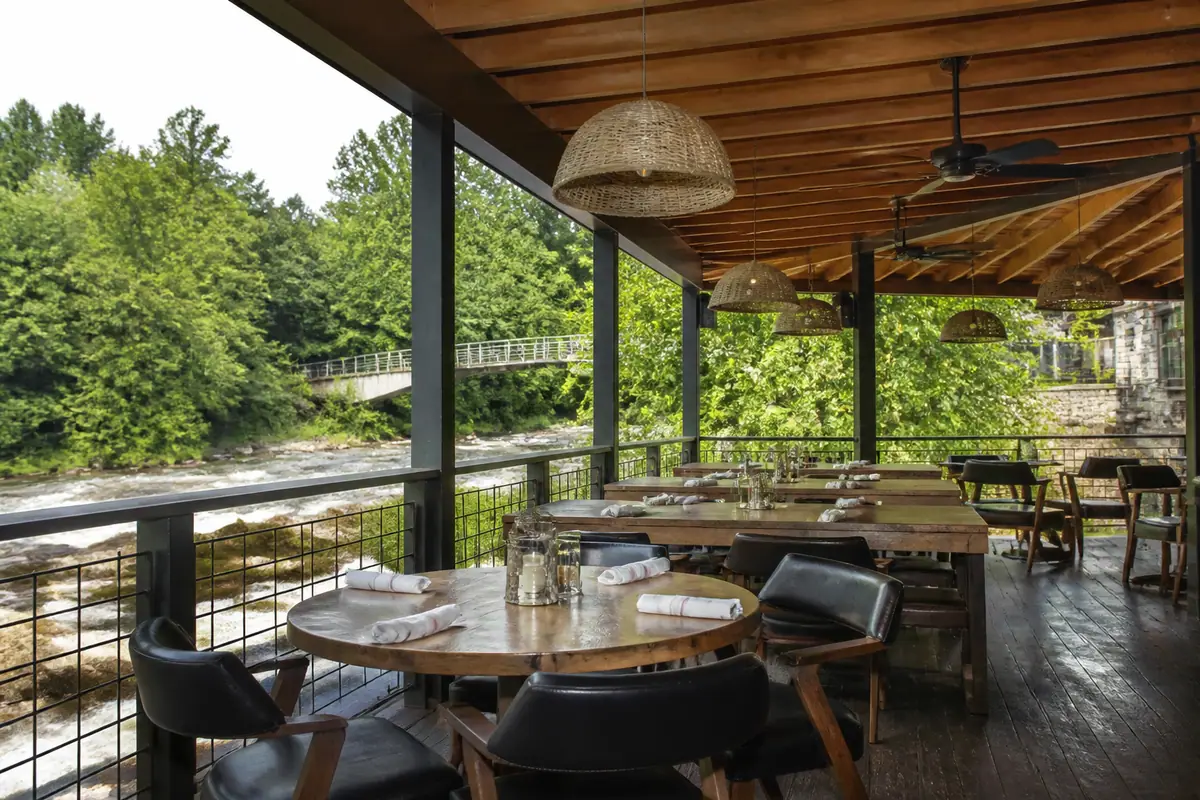 Photoreal dining scene at The Anchorage in Greenville