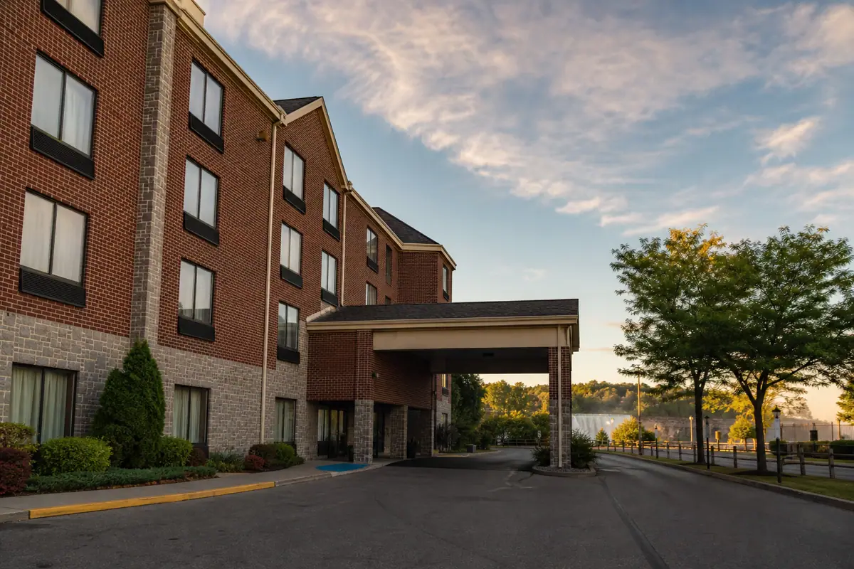 Photoreal view of Comfort Inn The Pointe in Niagara Falls, New York