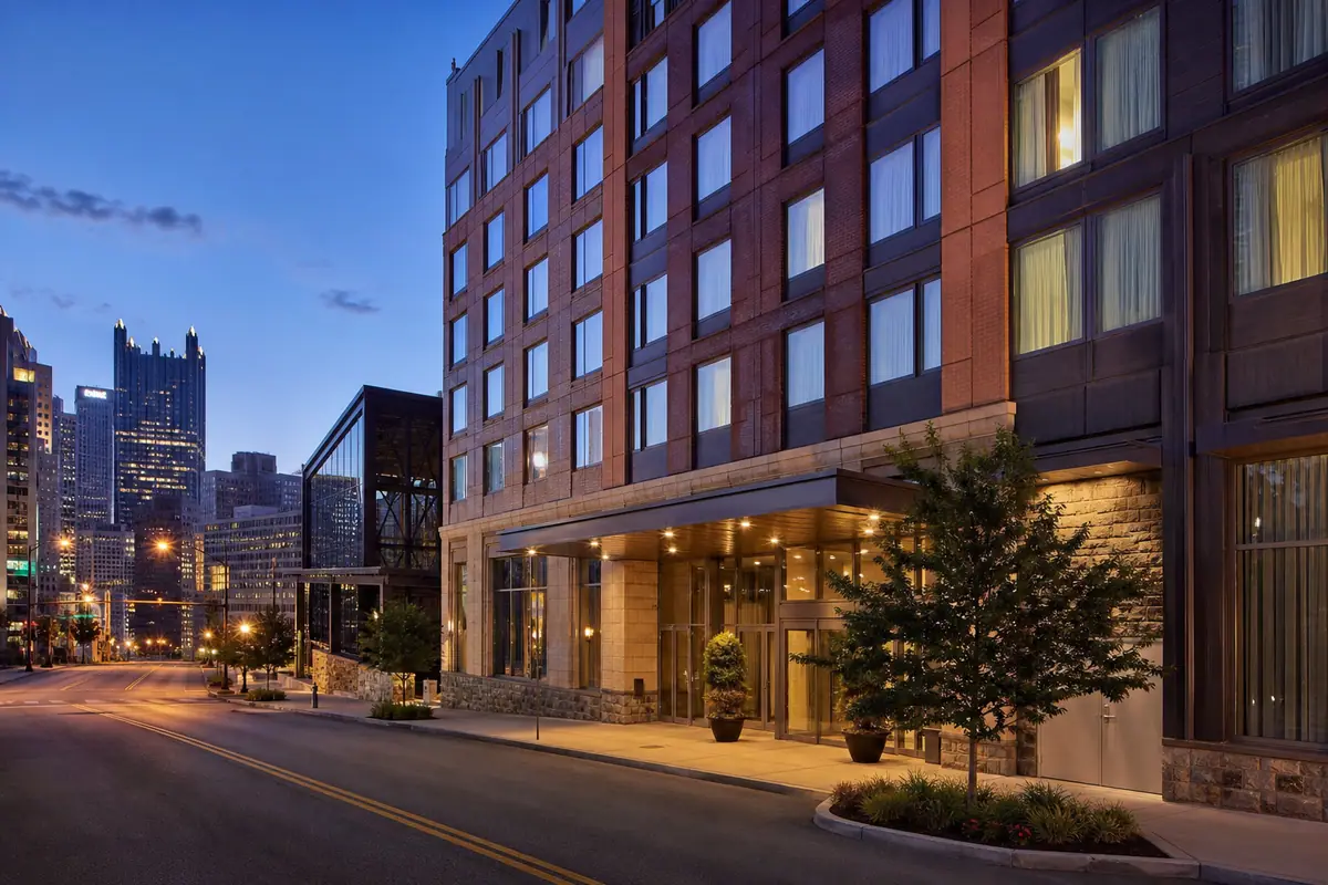 Photoreal view of Hampton Inn & Suites Pittsburgh-Downtown in Pittsburgh