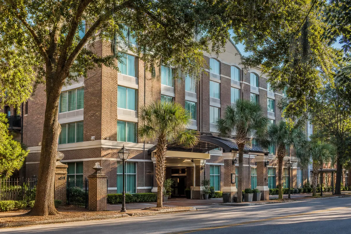 Photoreal exterior of Holiday Inn Express Savannah-Historic District in Savannah