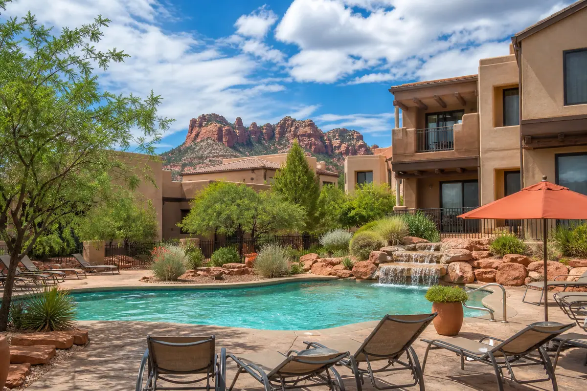 Photoreal travel-editorial view of Hilton Vacation Club Sedona Summit in Sedona, Arizona